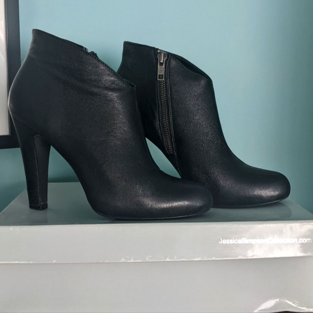 Jessica Simpson boot heels